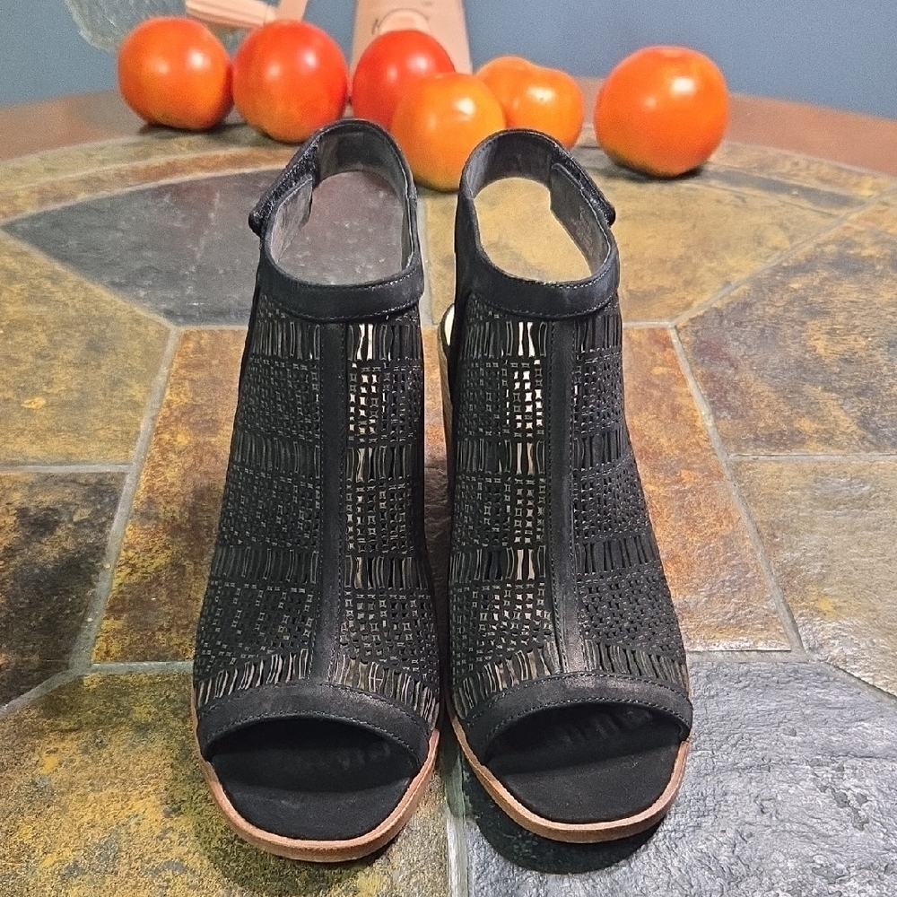 Vince Camuto Black Nubuck Suede Heels Peep-Toe Ankle Booties